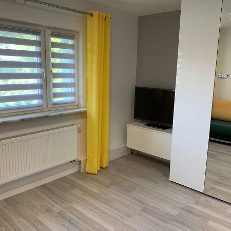 Comfortable Studio Only 20 Minutes From International Conference Center Katowice Best Place For Wuf2022 Eec Tnf Off Etc Siemianowice Śląskie Exterior foto